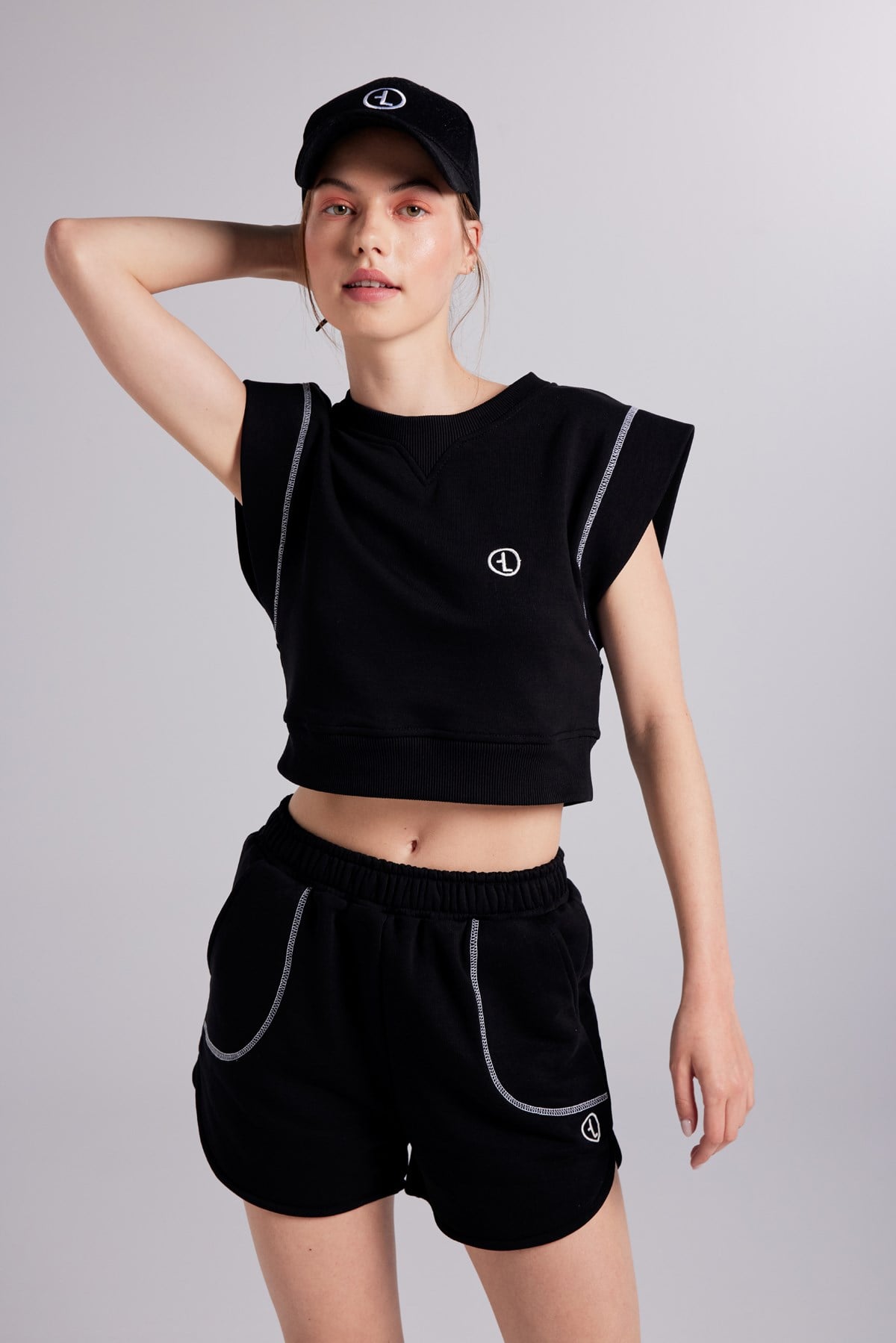 Crop Kesim Kontrast Dikişli Rhode Tshirt Siyah