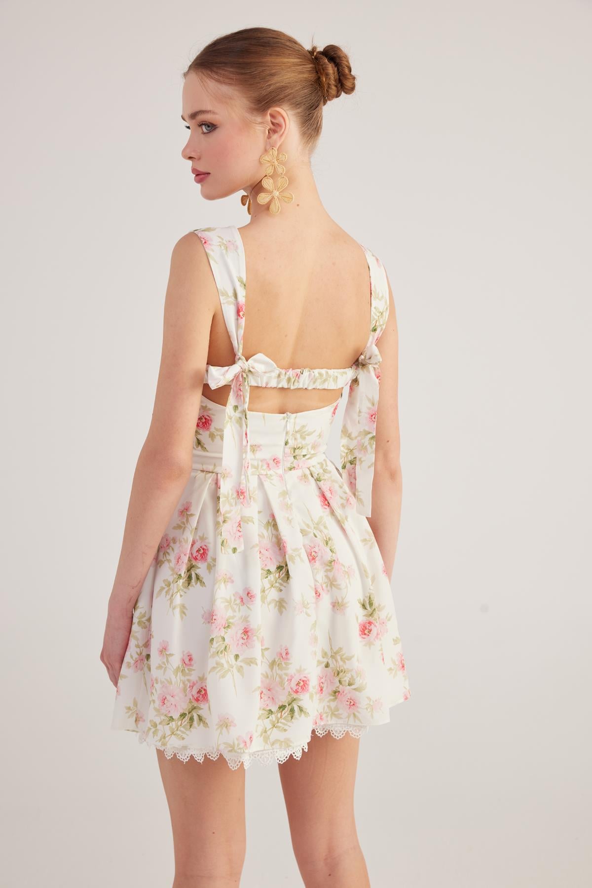 Eteği Brode Detaylı Çiçekli Mini Romance Elbise Pembe