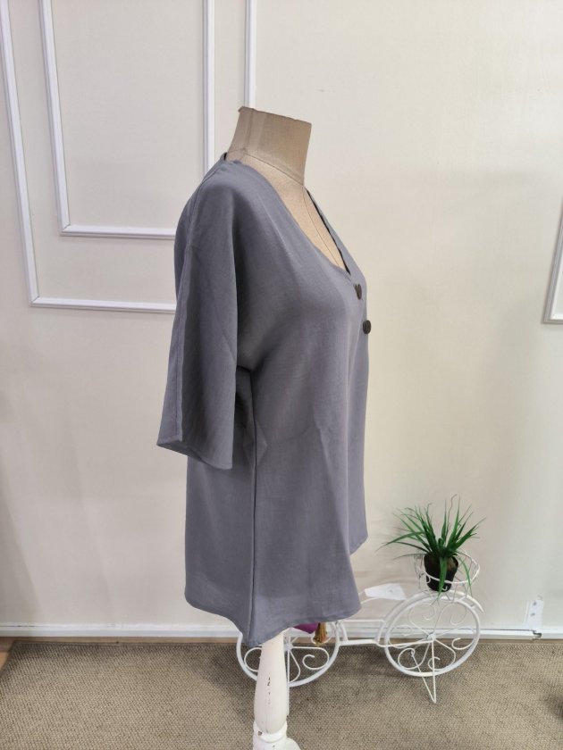 Women's Short Sleeve V-Neck Buttoned Blouse