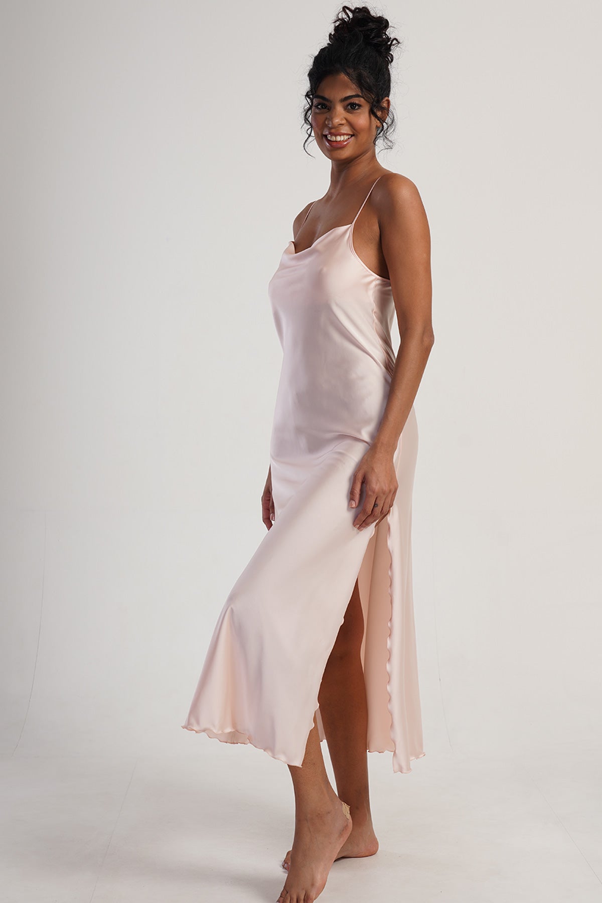 KADIN SATEEN UZUN BOY IP ASKILI TUNIK