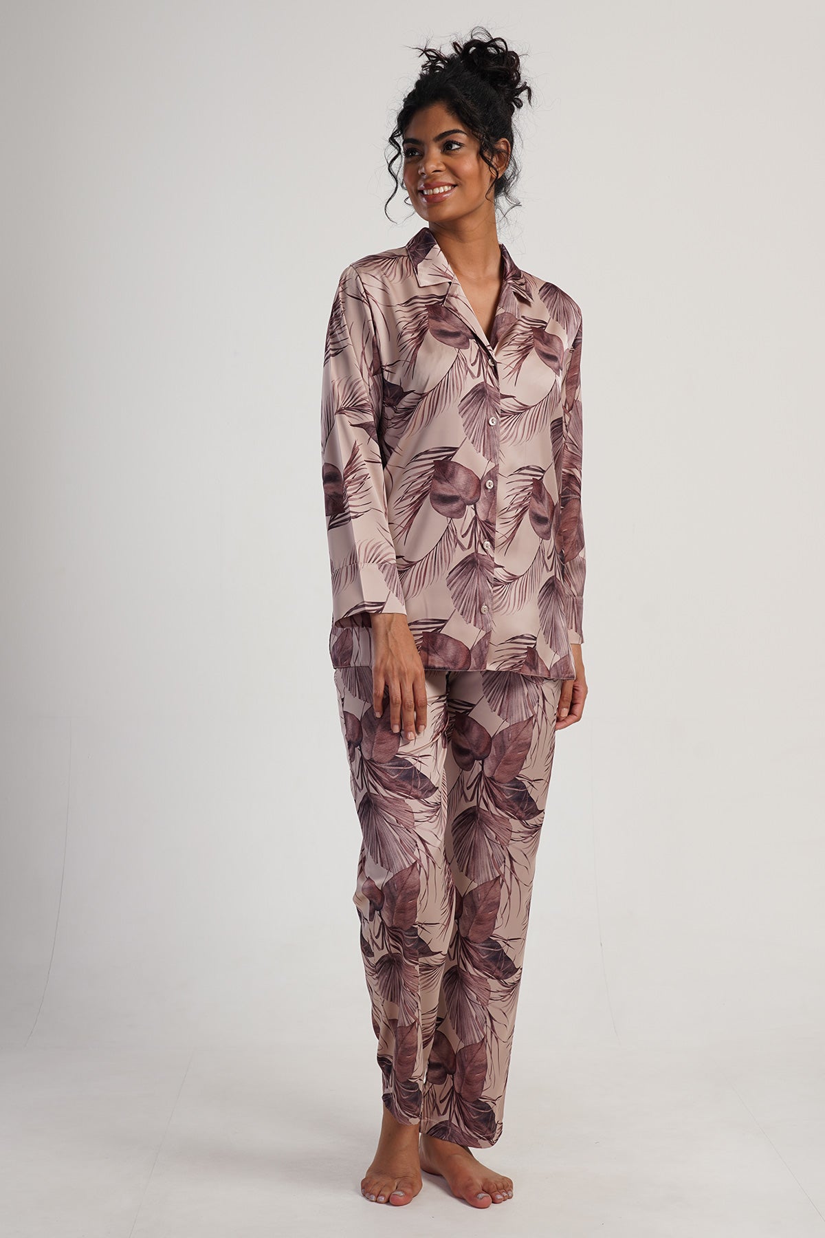 KADIN SATEEN KOMPLE DUGMELI UZUN KOL PIJAMA TAKIM