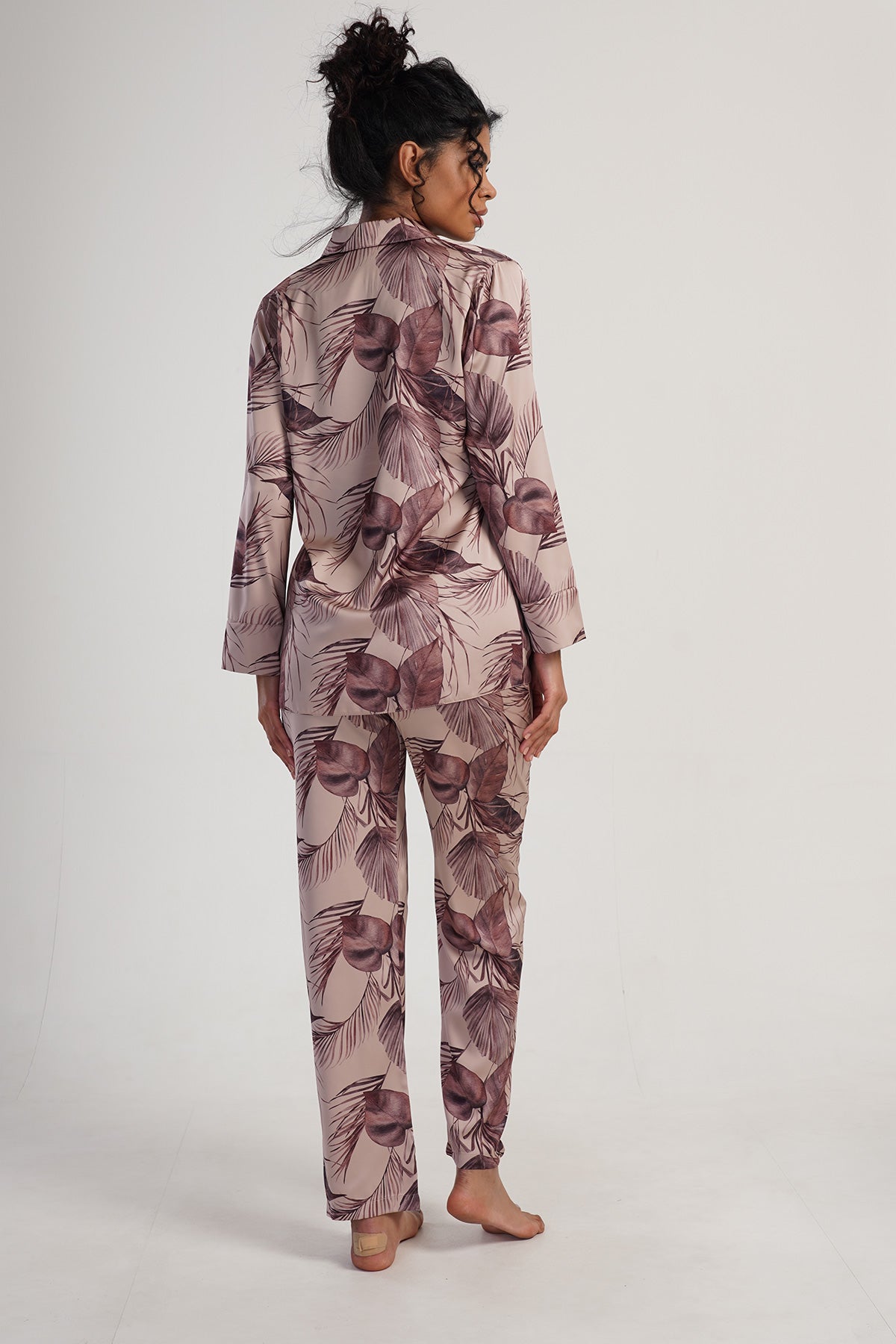 KADIN SATEEN KOMPLE DUGMELI UZUN KOL PIJAMA TAKIM