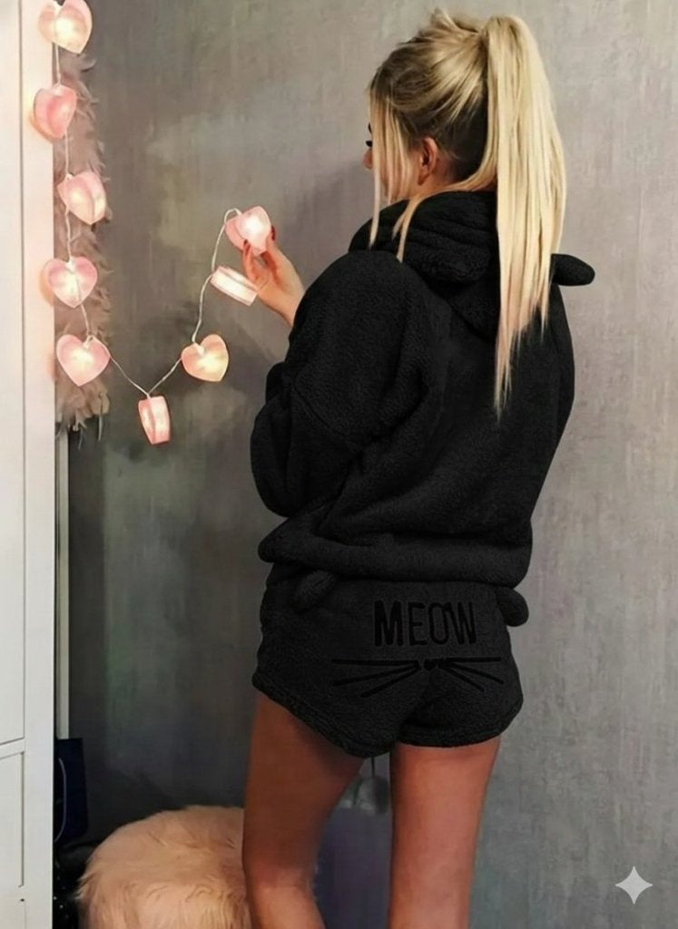 Kadın Uzun Kollu Kapşonlu Peluş Bluz Ve Kısa Short Ikili Takım