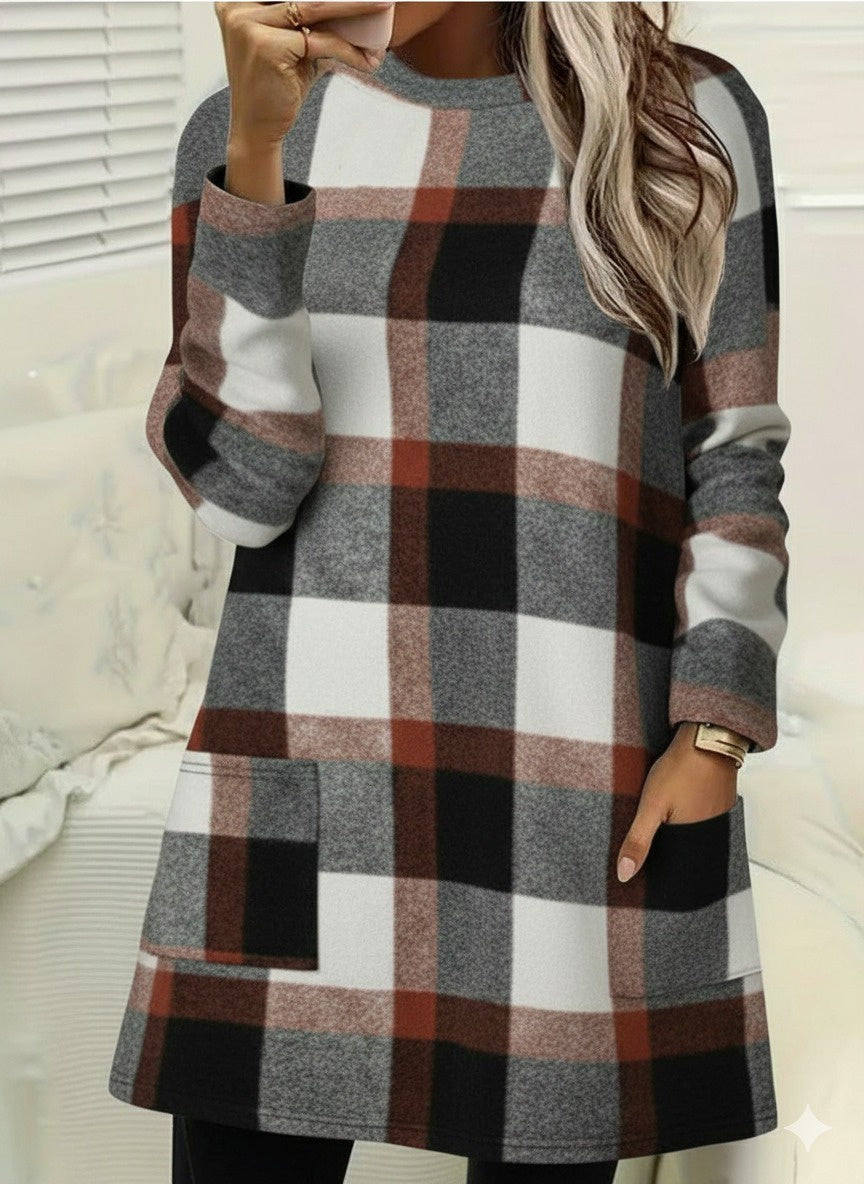 Women's Long Sleeve Semi-Turtleneck Pocket Detail Plaid Woven Tunic