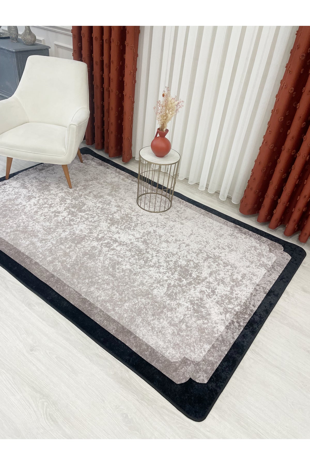 Bej Kahve Çerçeve Kenarlı Modern Desenli Lateks Taban Halı