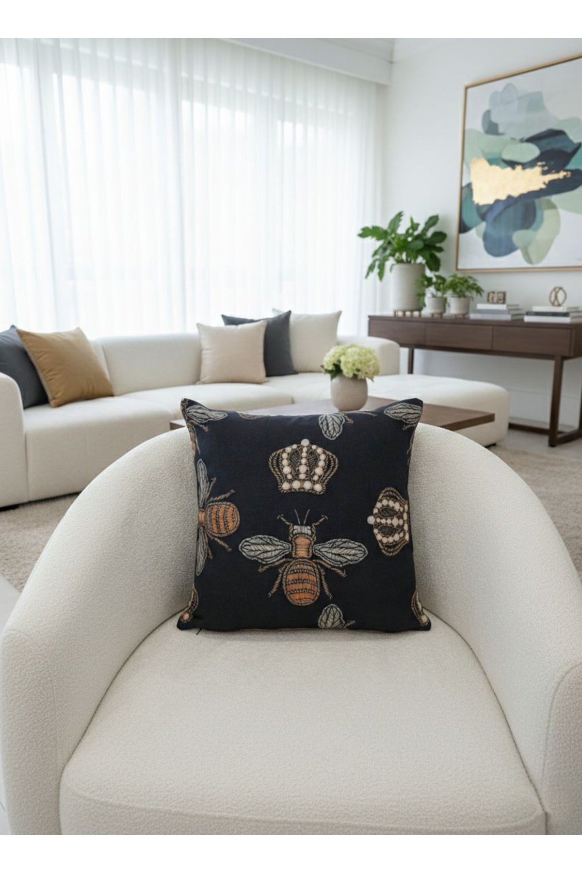 Kraliçe Arı İşleme Görünüm Dokuma Kumaş Kırlent Kılıfı 45x45