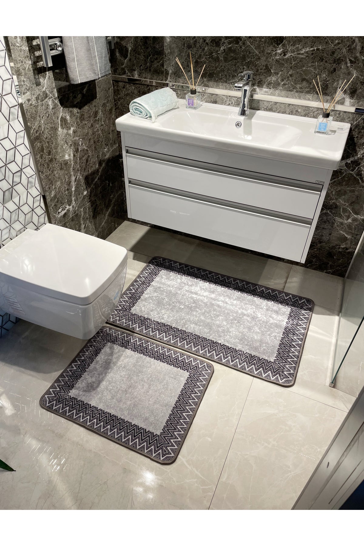 Mint Yeşil - Zigzag Desenli Deri Taban 2 li Banyo Paspas (60x100 - 60x50)