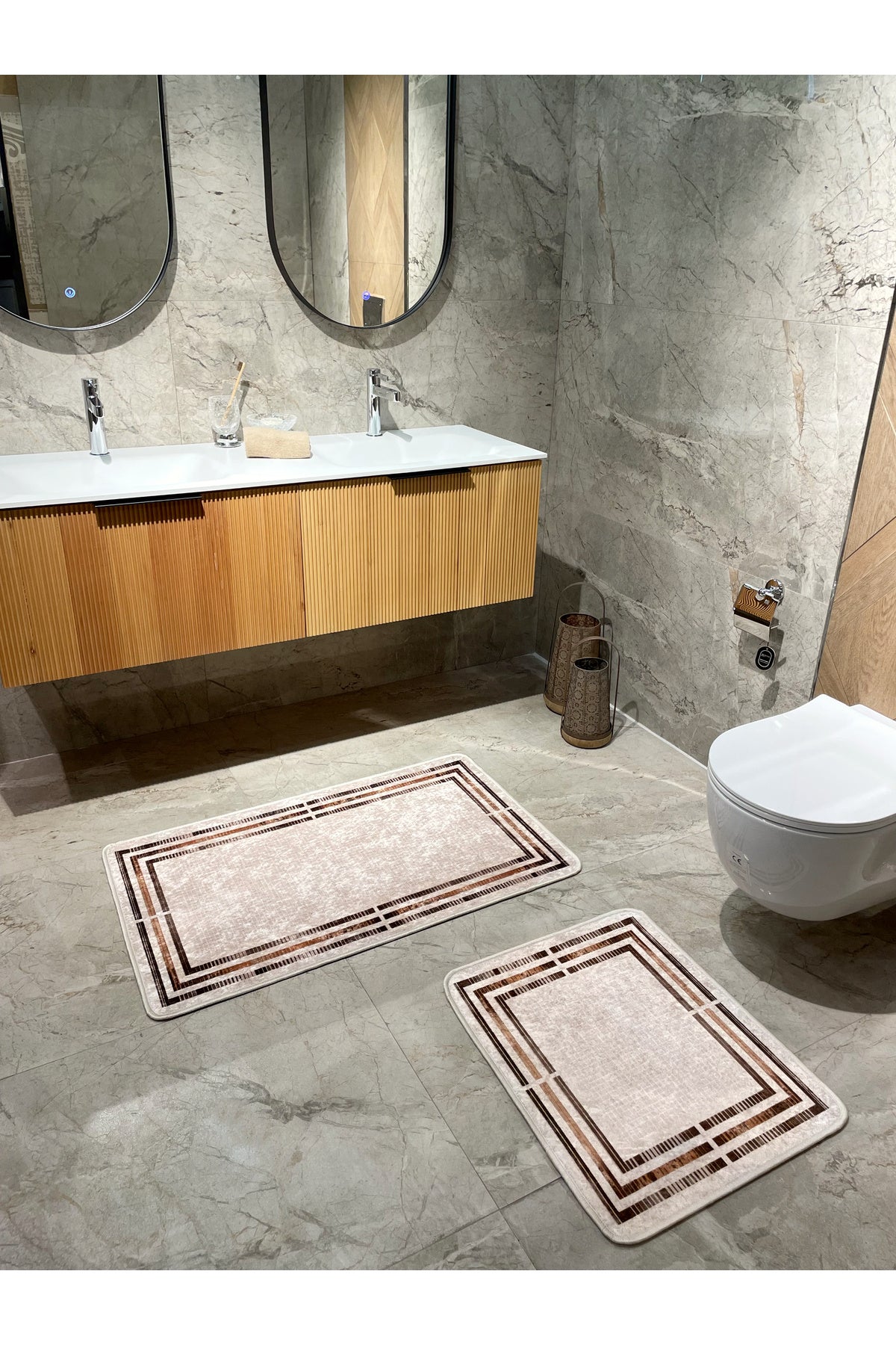 Bej Renk Çizgi Desenli 2 li Deri Taban Banyo Paspas (60x100 - 60x50)