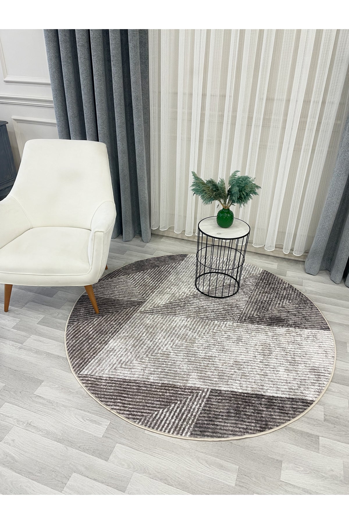 Gri Renk Geometrik Desen Kaymaz Taban Yolluk Halı