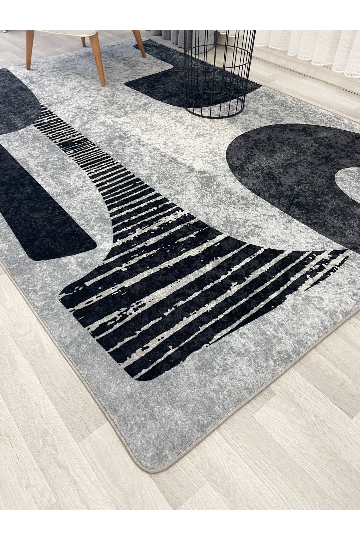 Gri Renk Soyut Görünümlü Modern Halı