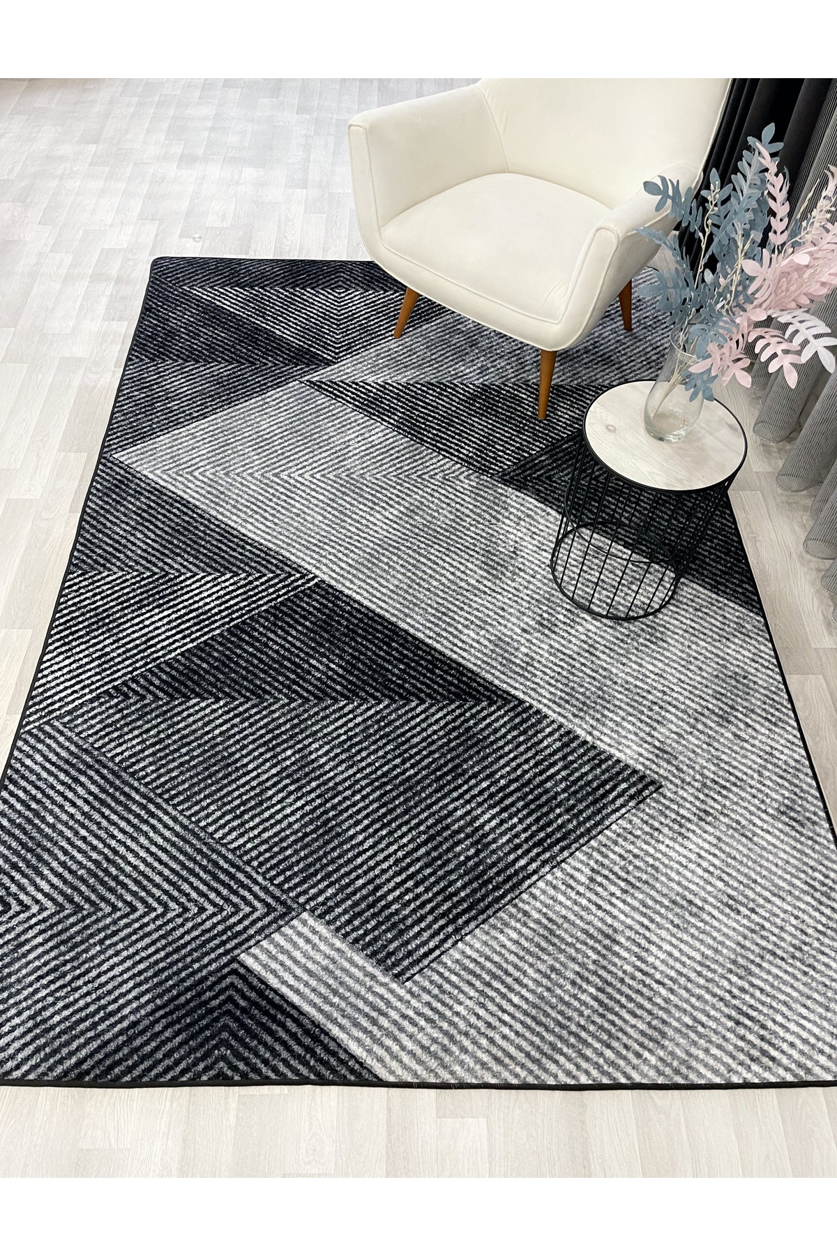 Gri Renk Geometrik Desen Kaymaz Taban Yolluk Halı