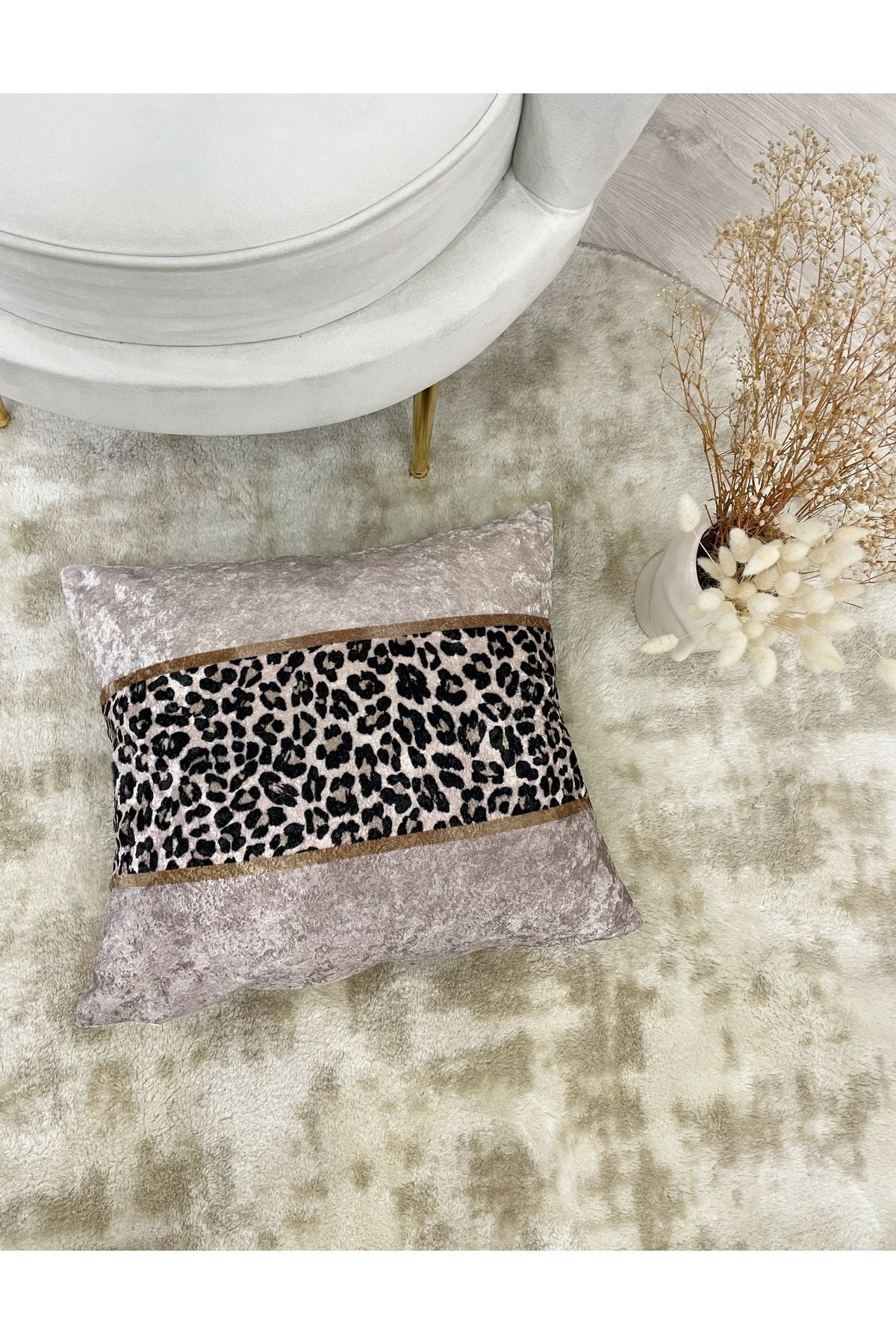 Leopar Desenli Kadife Kırlent Kılıfı - 45x45
