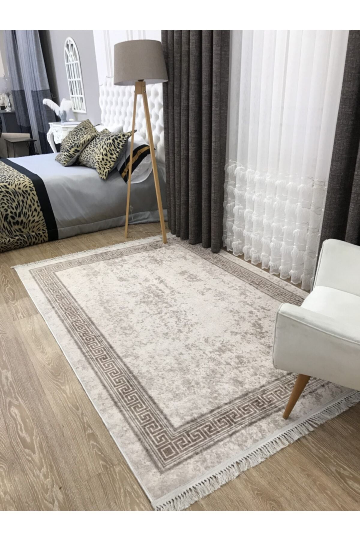 Kahve Vizon Bordürlü Lateks Taban Saçaklı Halı