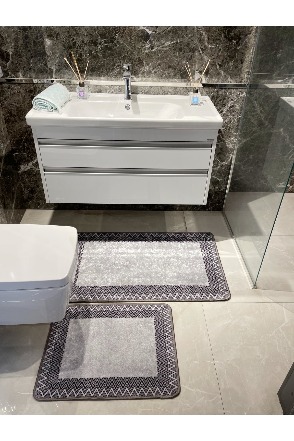 Mint Yeşil - Zigzag Desenli Deri Taban 2 li Banyo Paspas (60x100 - 60x50)