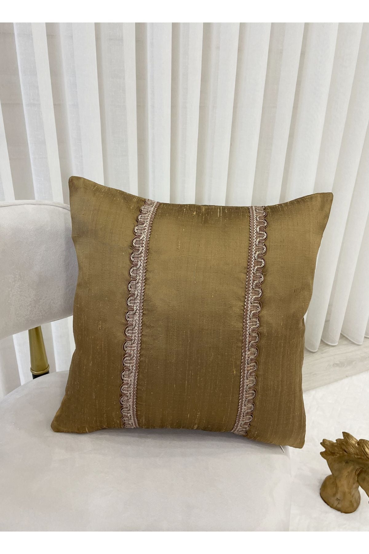 İthal Ipek (SİLK) Kırlent Yastık Kılıfı Kordonlu (45X45) (Gold Rengi)