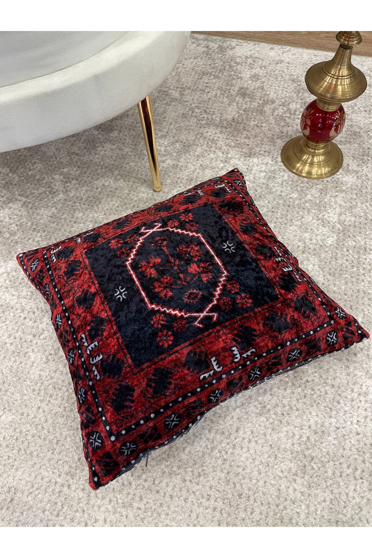 %100 Kadife Kilim Desenli Kırlent Yastık Kılıfı (kırmızı)