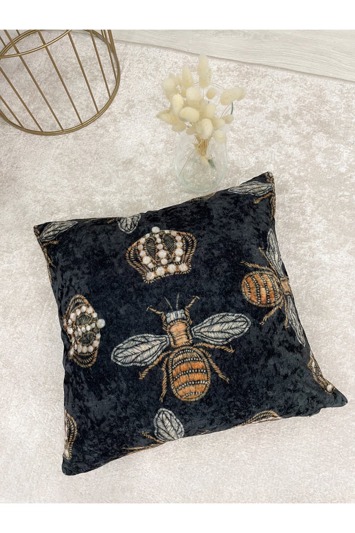 Kraliçe Arı İşleme Görünüm Kırlent Kılıfı 45x45