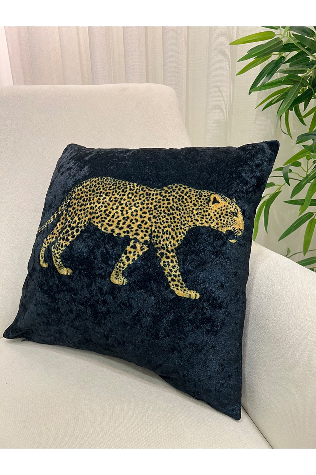 %100 Kadife Leopar Desenli Kırlent Yastık Kılıfı