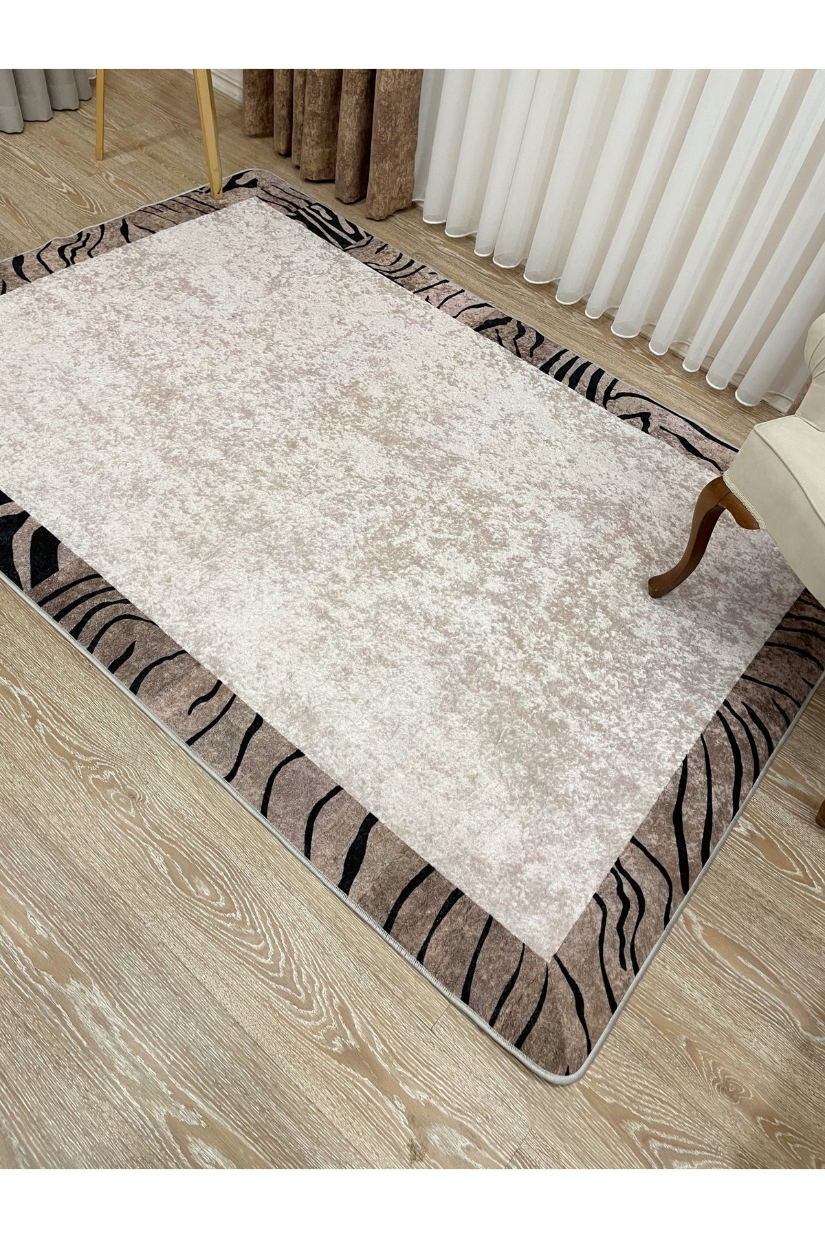 Bej-Kahve Renk Zebra Bordürlü Lateks Taban Halı