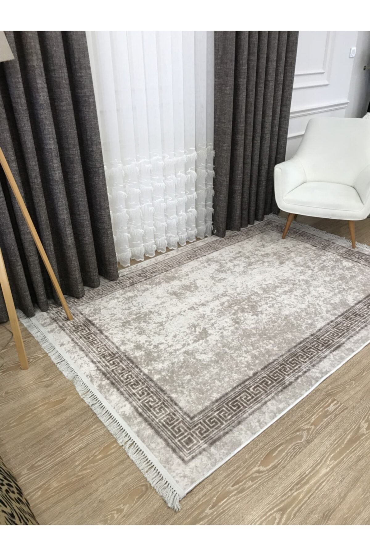 Kahve Vizon Bordürlü Lateks Taban Saçaklı Halı