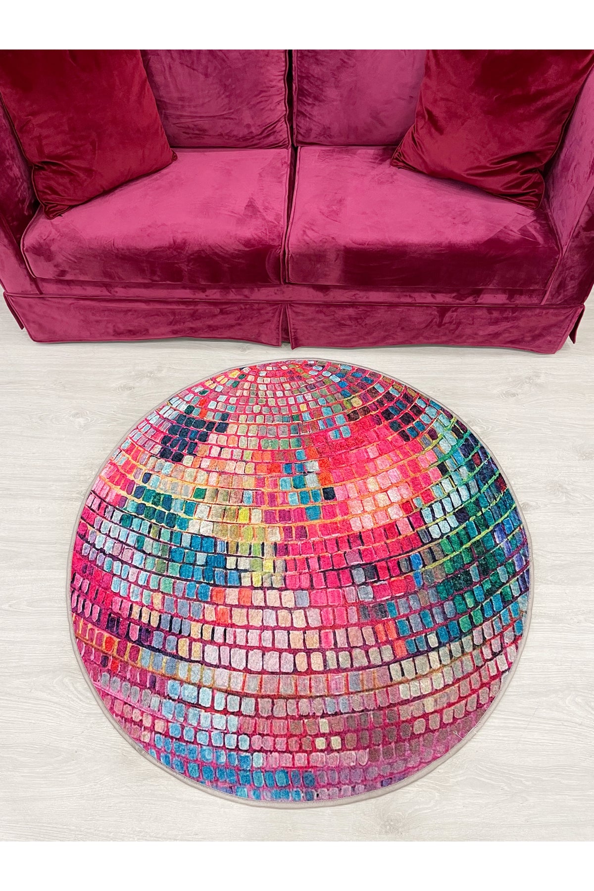 Pembe Disko Topu Şekilli Daire Lateks Taban Halı