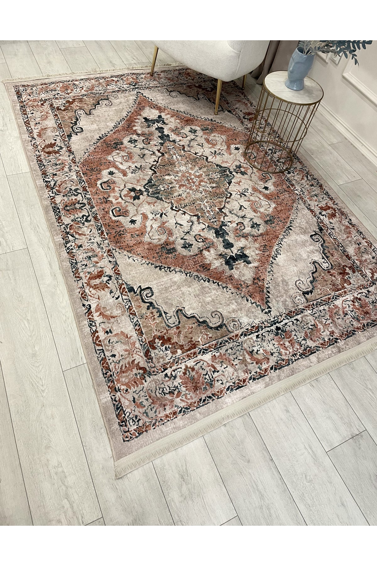 Göbekli Damask Desenli Lateks Taban Salon Halısı