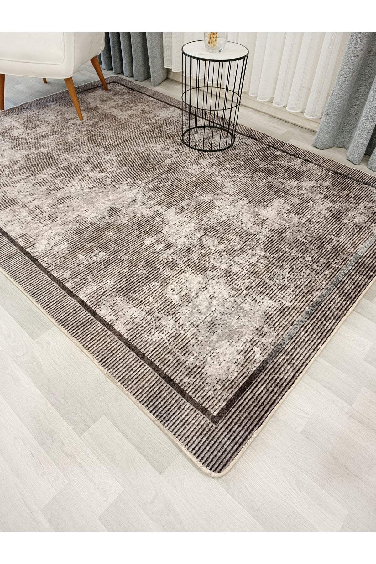Vizon Kahverengi Geometrik Desen Kaymaz Taban Yolluk Halı