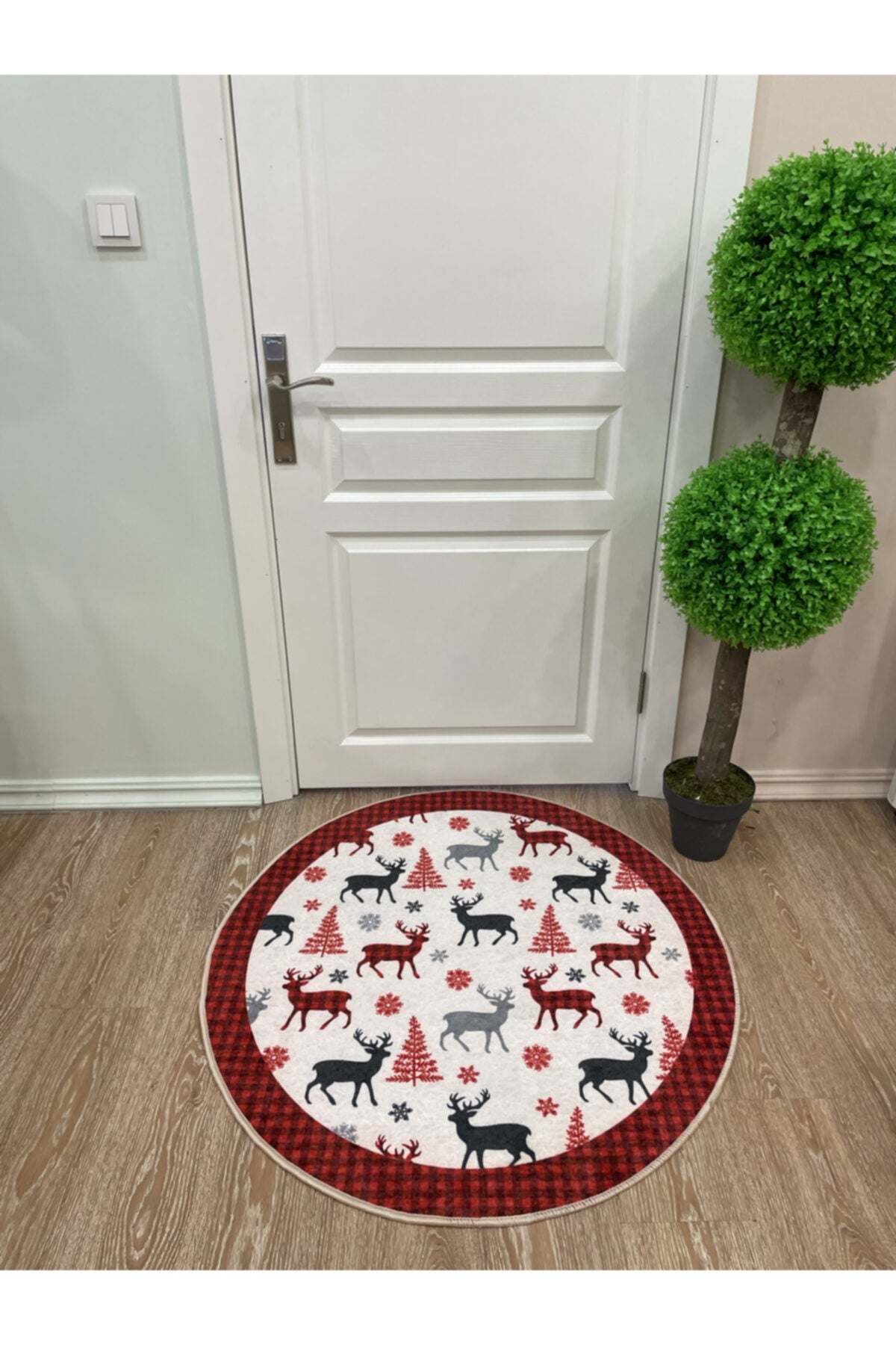 Yılbaşı Temalı Yuvarlak Lateks Kapı Önü Paspası (EBAT 100X100)