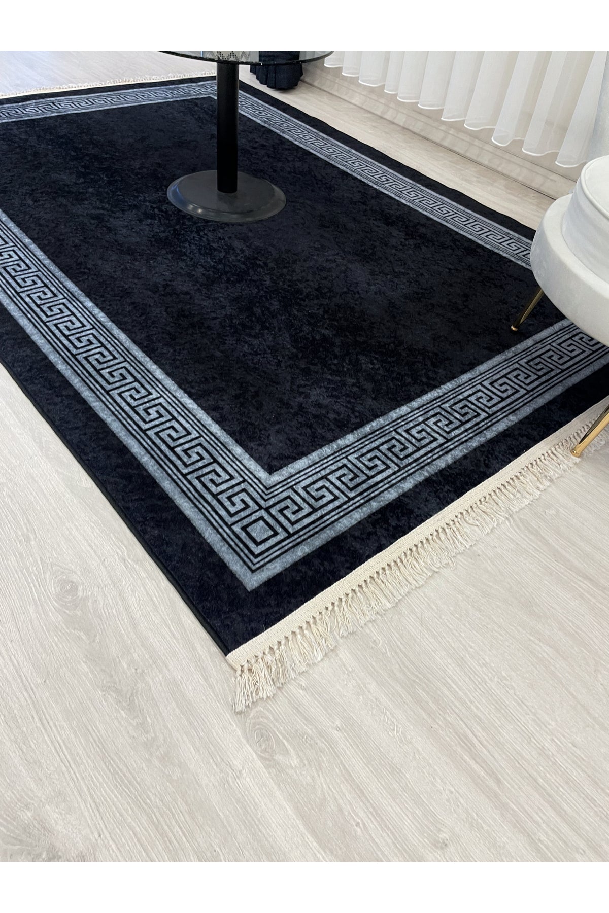 Kahve Vizon Bordürlü Lateks Taban Saçaklı Halı