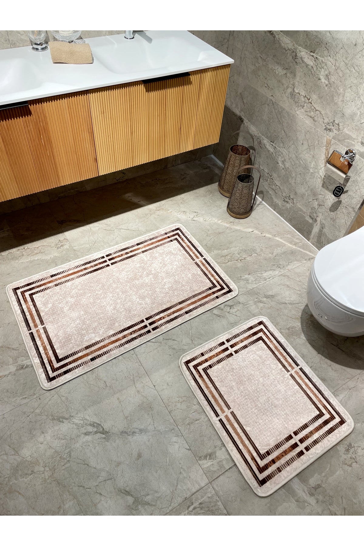 Bej Renk Çizgi Desenli 2 li Deri Taban Banyo Paspas (60x100 - 60x50)