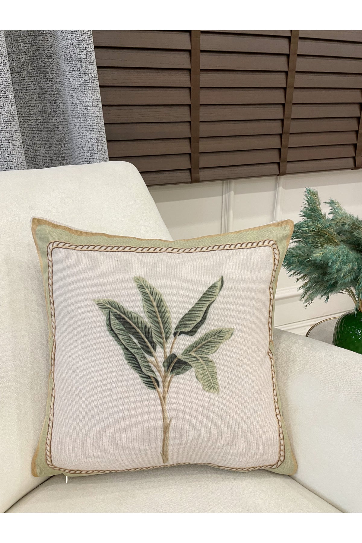 Bej Yeşil Yaprak Desenli Dokuma Kumaş Kırlent Kılıfı 45x45