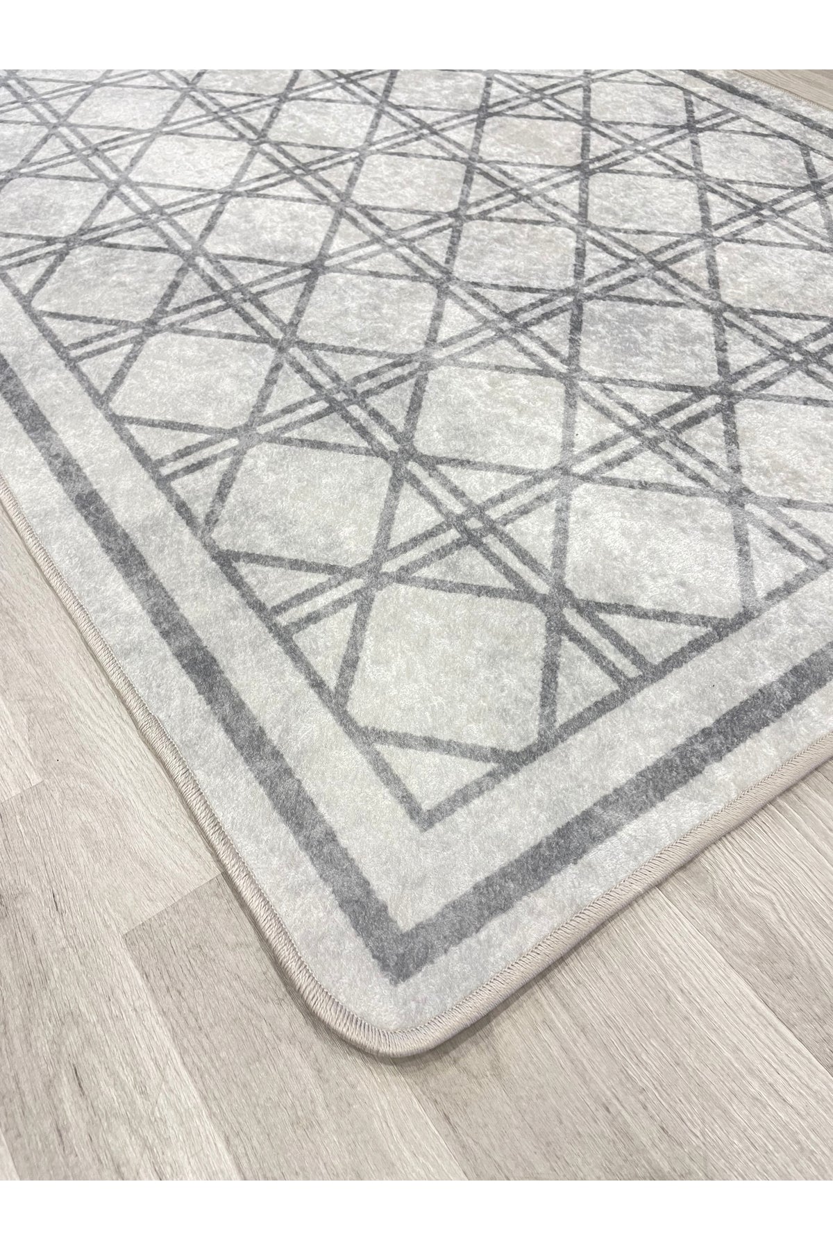 Geometrik Desen Lateks Taban Salon ve Yolluk Antre Halı