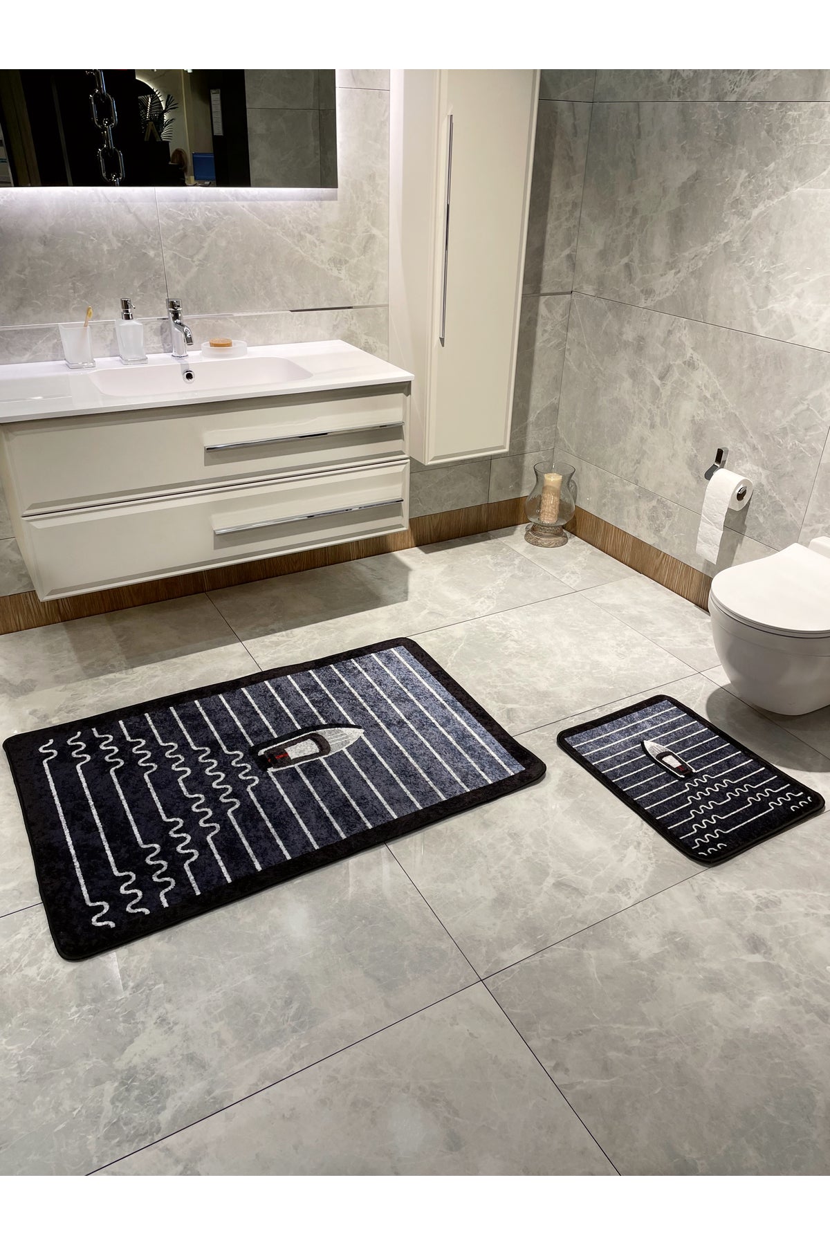 Tekne Desen Çizgi Desenli 2 li Deri Taban Banyo Paspas (70x110 - 70x50)