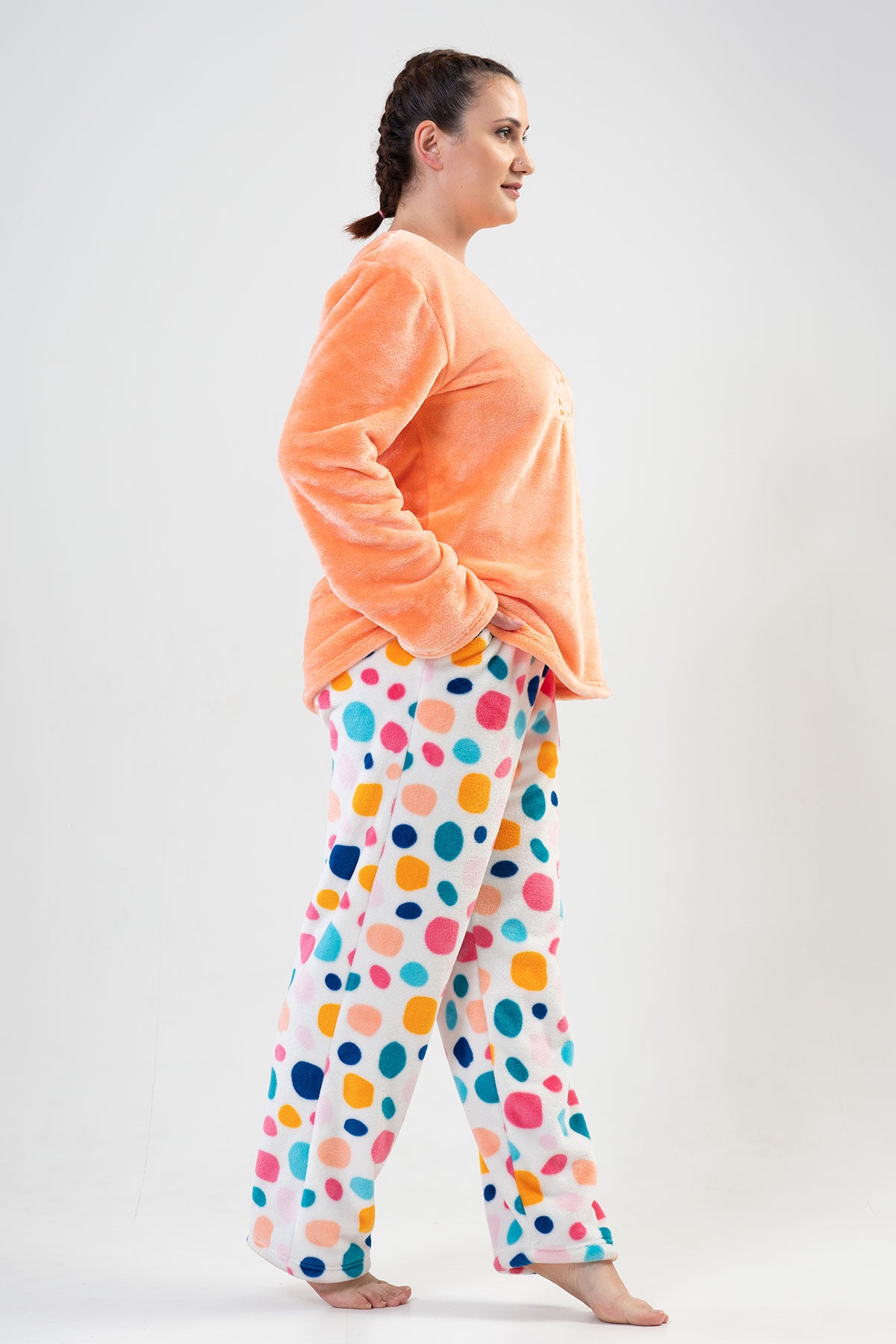 BAYAN SOFT XXL O YAKA UZUN KOL ETEGI OVAL CEPLI PIJAMA TAKIM