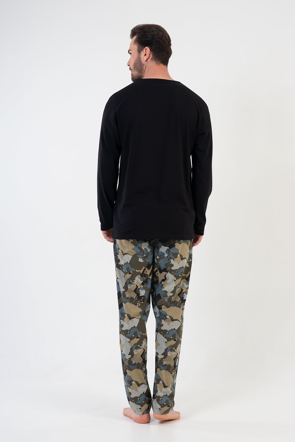 Man Peak Pyjama Set
