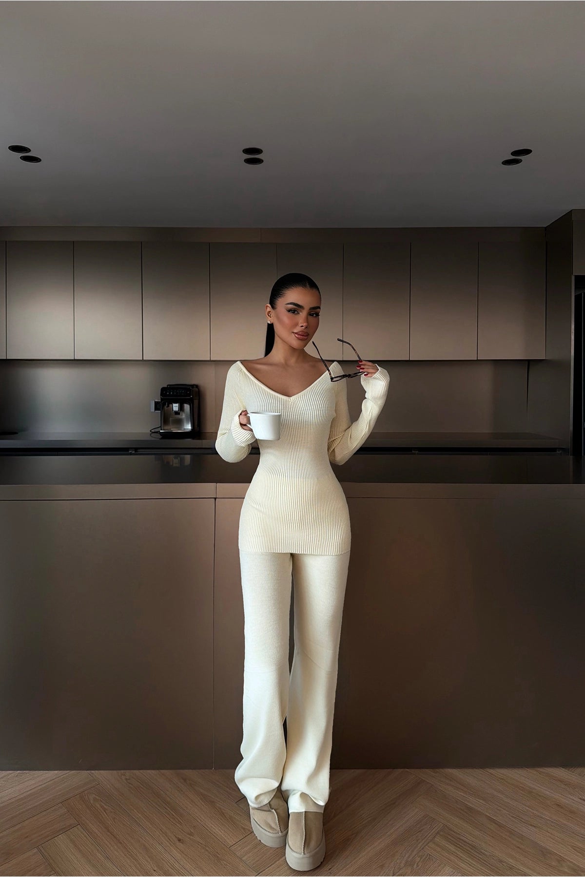 Krem Omzu Açık Triko Takım
