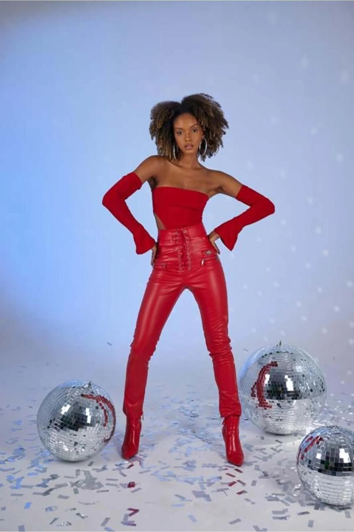 Kuşgözü Detaylı Paçaları Fermuarlı Şardonlu Vegan Deri Rebel Pantolon Kırmızı Kırmızı L