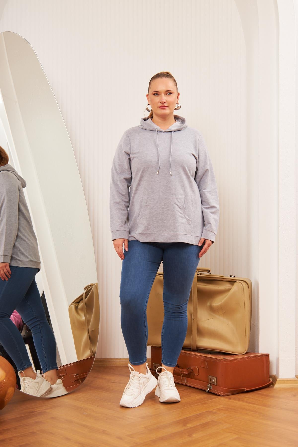 Kapşonlu Büyük Beden Gri Sweatshirt