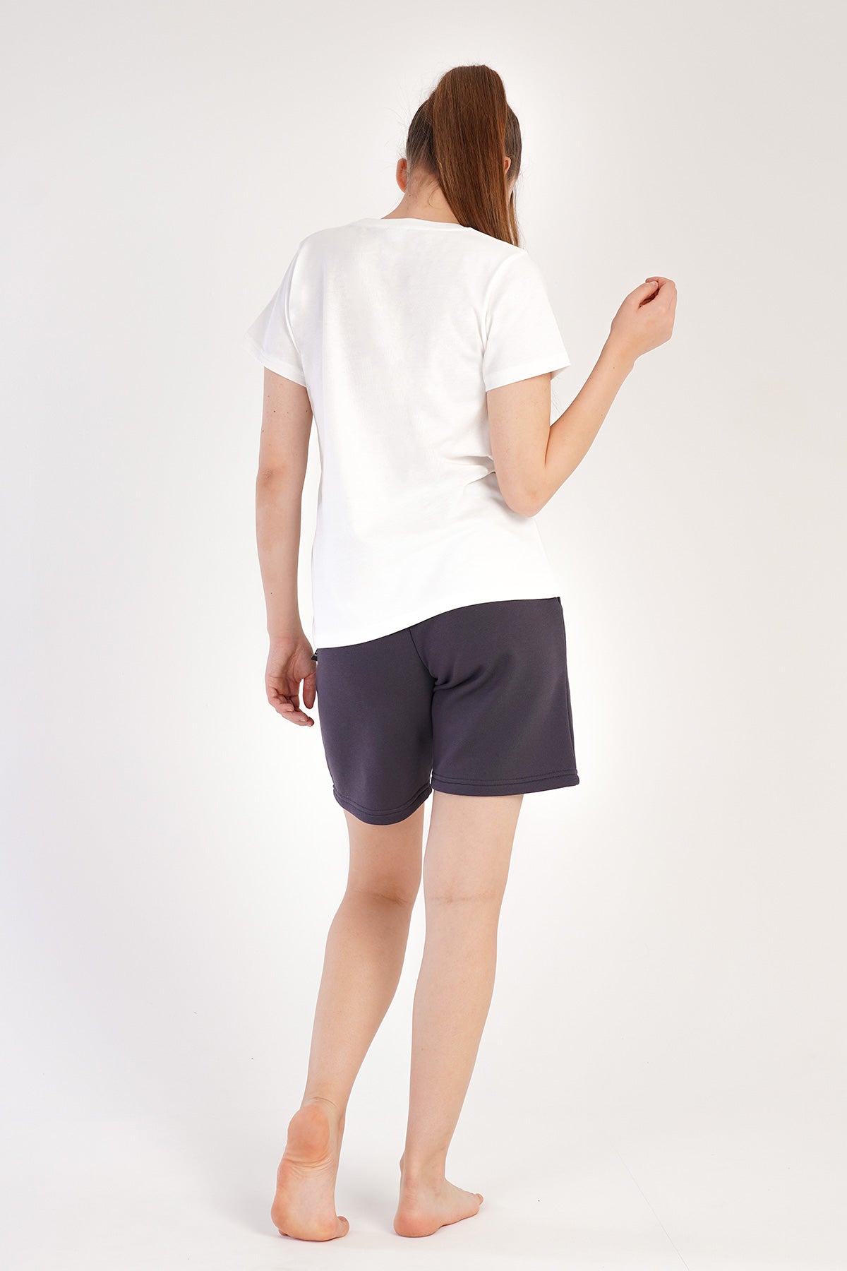 Woman Three Yarn Whity Short Set