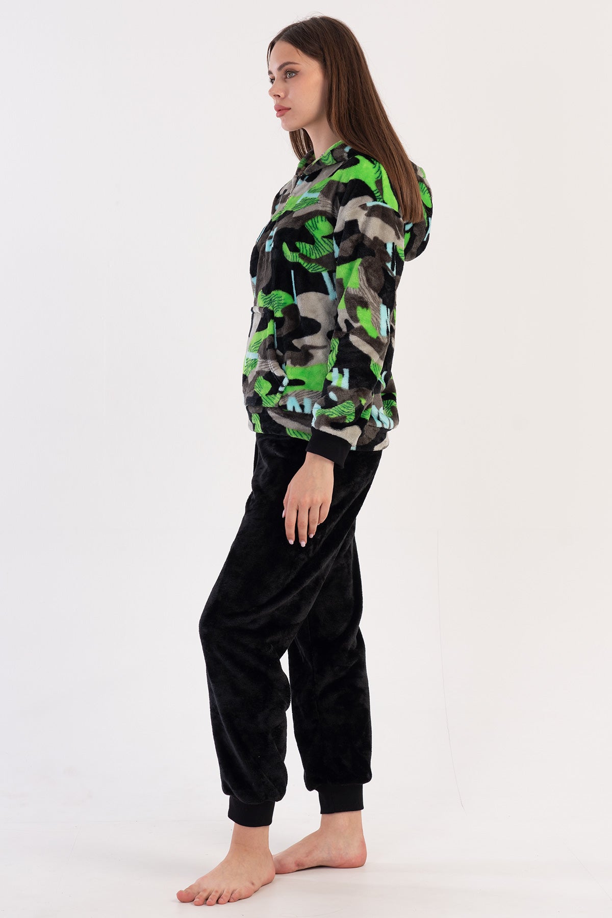 KADIN SOFT KAPSONLU DUSUK OMUZLU YARIM FERMUARLI UZUN KOL KANGURU CEPLI MANSETLI PIJAMA TAKIM