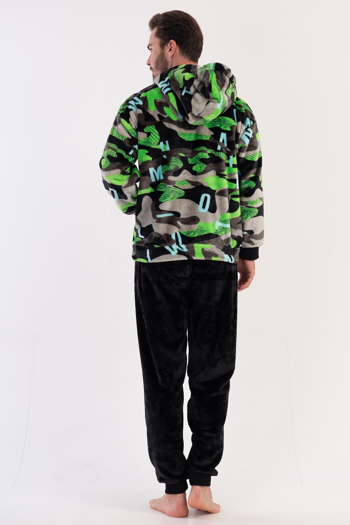 ERKEK SOFT KAPSONLU DUSUK OMUZLU YARIM FERMUARLI UZUN KOL KANGURU CEPLI MANSETLI PIJAMA TAKIM