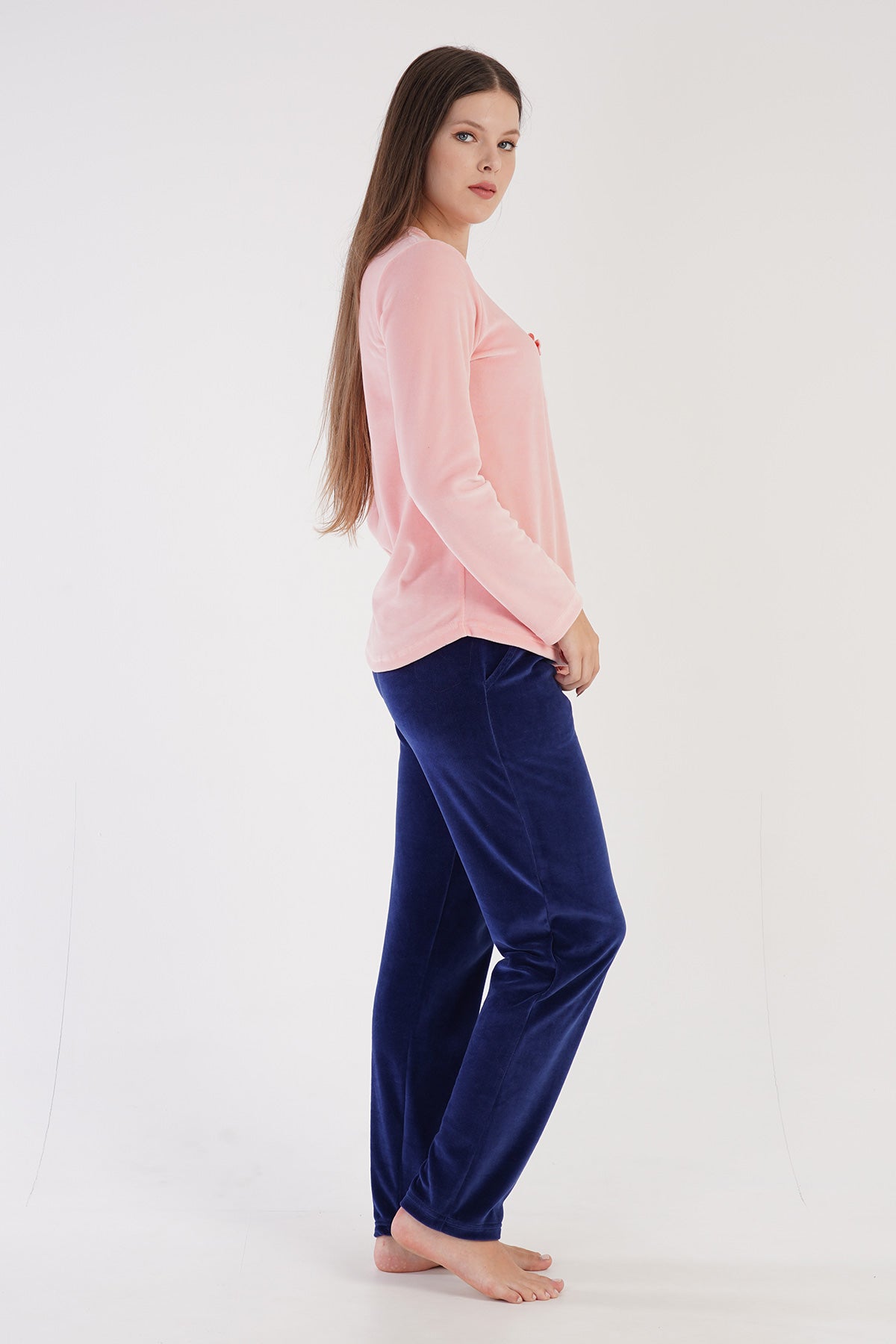 KADIN KADIFE O YAKA UZUN KOL ETEGI OVAL CEPLI PIJAMA TAKIM