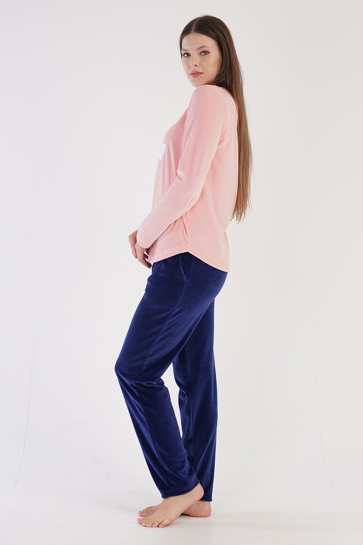 KADIN KADIFE O YAKA UZUN KOL ETEGI OVAL CEPLI PIJAMA TAKIM