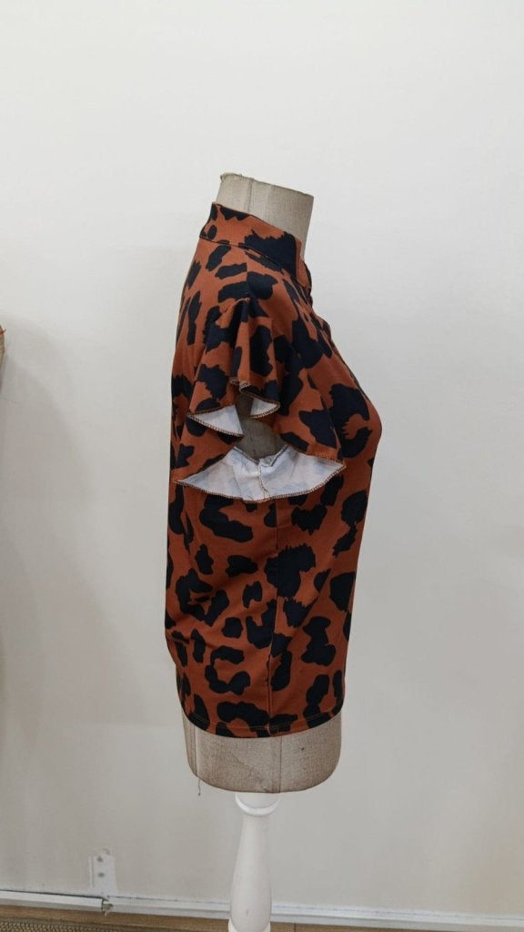 Kadın Kısa Fırfır Kollu V Yakalı Leopar Desenli Süprem Bluz, 31118