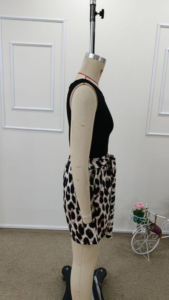 Kadın Kolsuz Bisiklet Yaka Viskon Bluz Ve Leopar Desenli Kısa Modal Short Ikili Takım, 31769