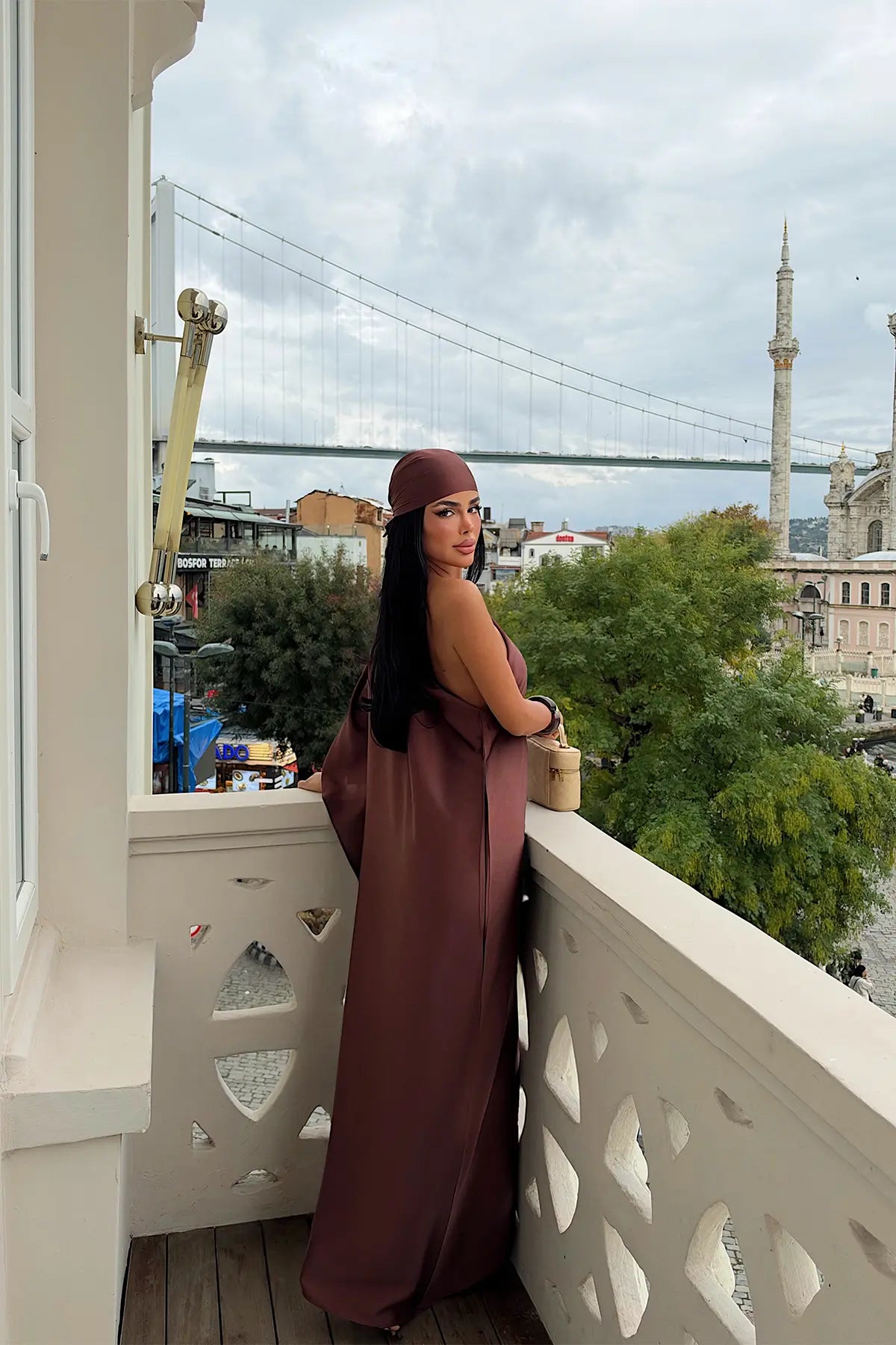 Kahverengi Saten Asimetrik Elbise