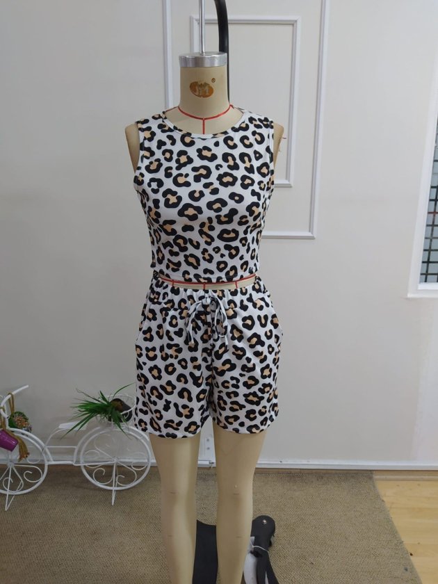 Kadın Omuzlardan Açık Bisiklet Yaka Desenli Dalgıç Krop Bluz Ve Short Ikili Takım, 34267
