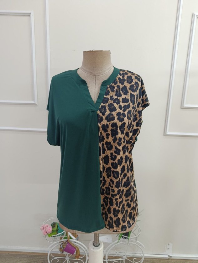Kadın Kısa Kollu V Hakim Yakalı Leopar Desenli Sandy Bluza, 35714