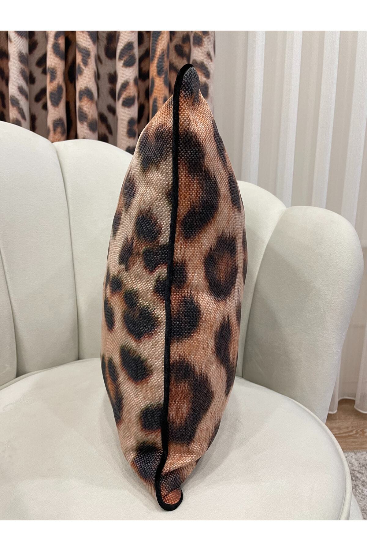 Leopar Desenli Keten Görünümlü Biyeli Kırlent Kılıfı 45x45