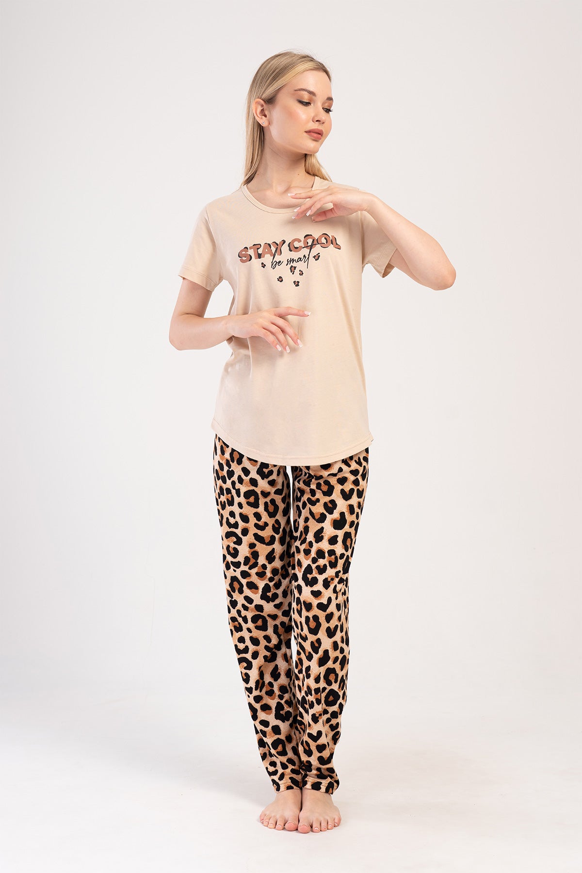 Woman Leopard Short Sleeve O Neck Pyjama Set